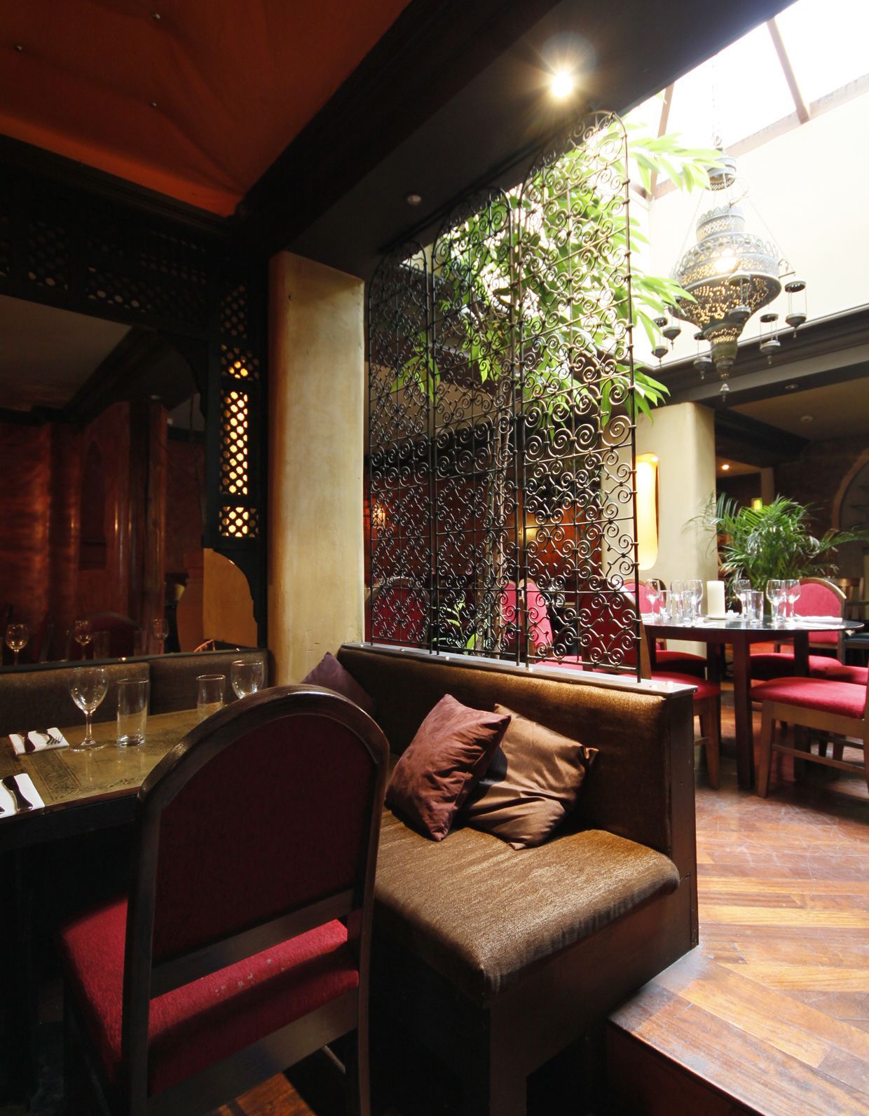 Private dining booth